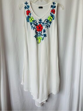 Bella Moda Embroidered Boho Dress | White Viscose | One Size | High Low Hem